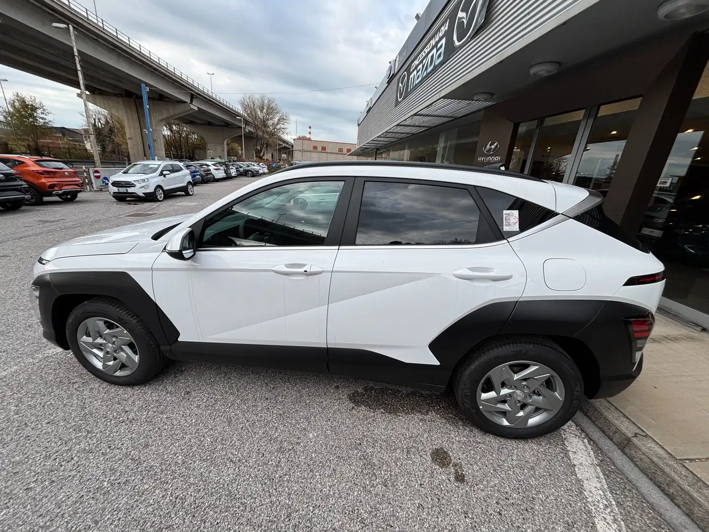 Hyundai KONA 1.0 bnz Mild hybrid 100 cv Xline plus KM ZERO Bianco - 2