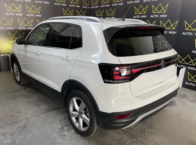 Volkswagen T-Cross view 6