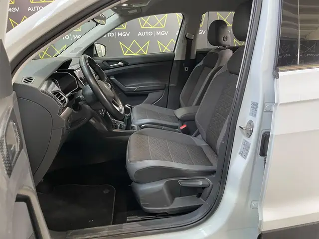 Volkswagen T-Cross view 8