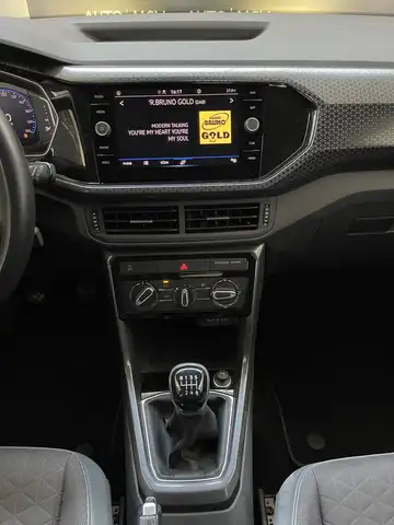 Volkswagen T-Cross view 13