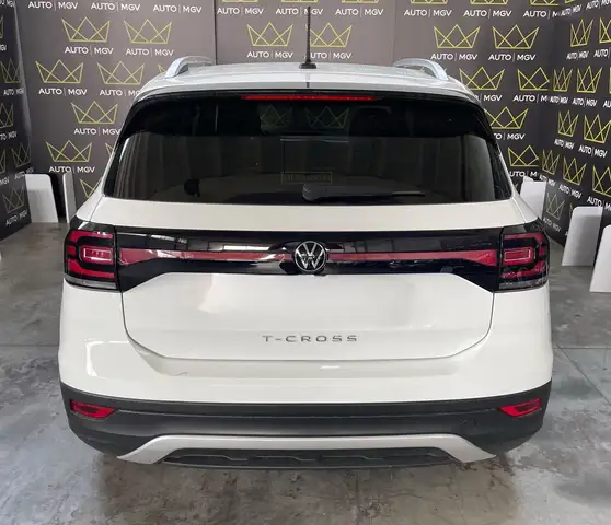 Volkswagen T-Cross view 5