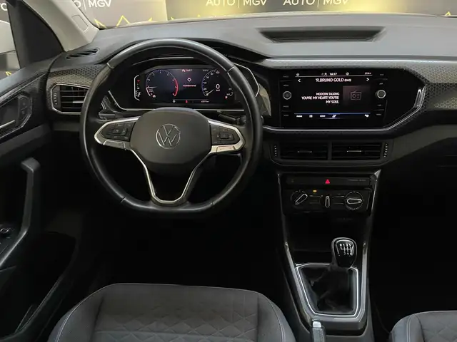 Volkswagen T-Cross view 11