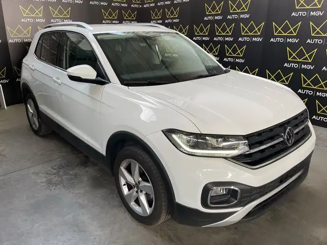 Volkswagen T-Cross view 3