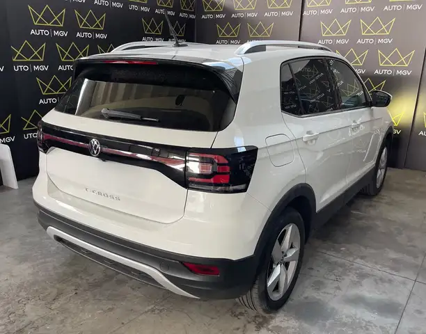 Volkswagen T-Cross view 4