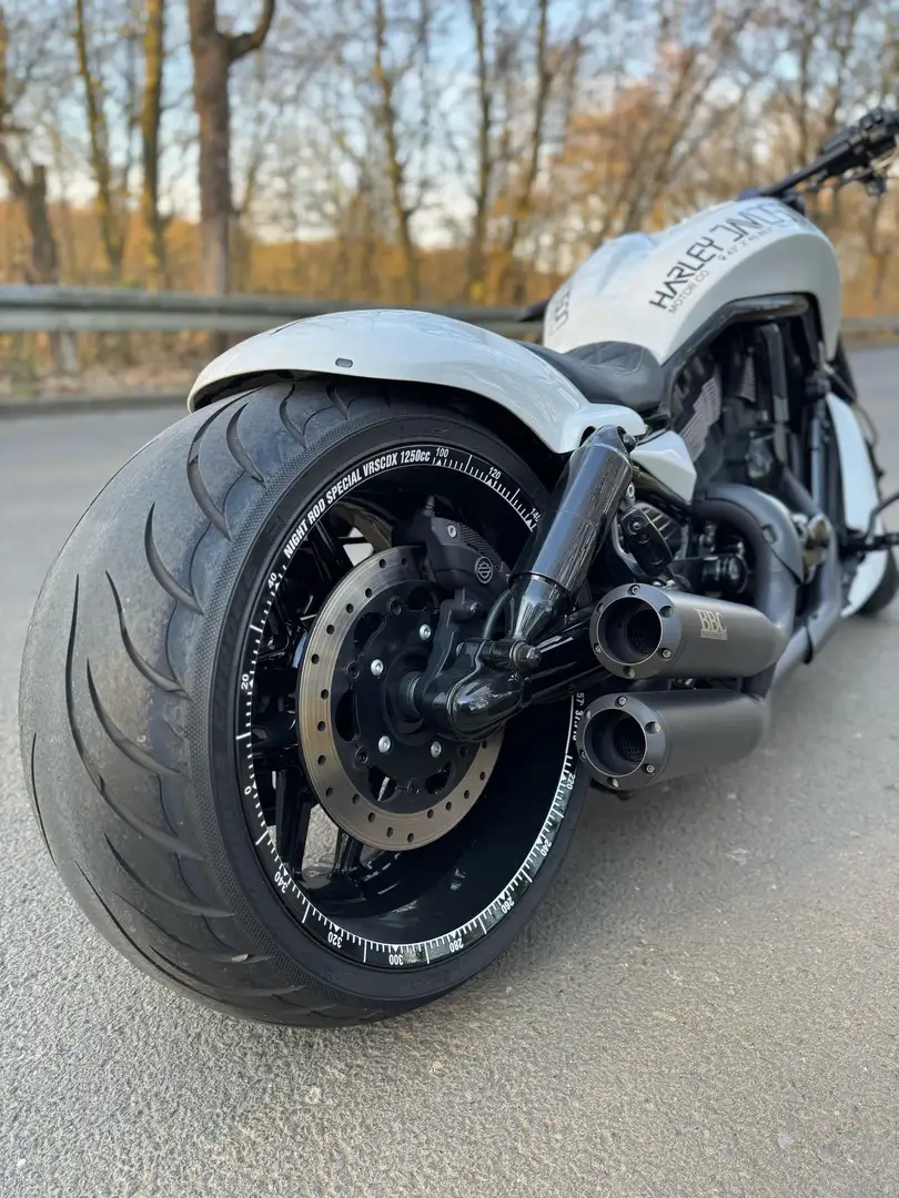Harley-Davidson Night Rod Harley Davidson Night Rod Special BAD BOY CUSTOMS Alb - 2