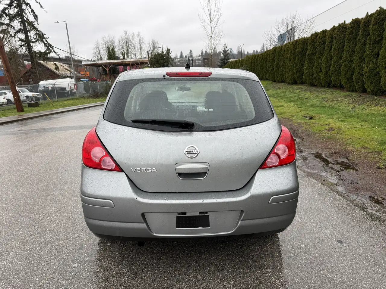 Nissan Versa снимка Nissan Versa