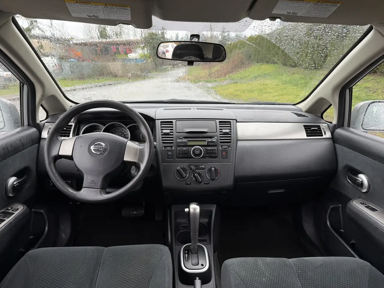 Nissan Versa снимка Nissan Versa