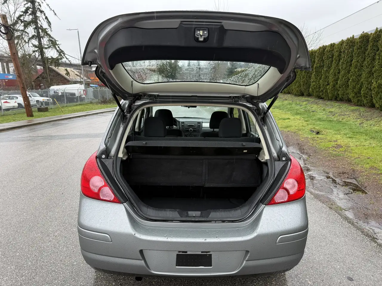 Nissan Versa снимка Nissan Versa