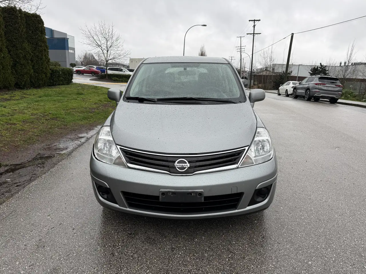 Nissan Versa снимка Nissan Versa