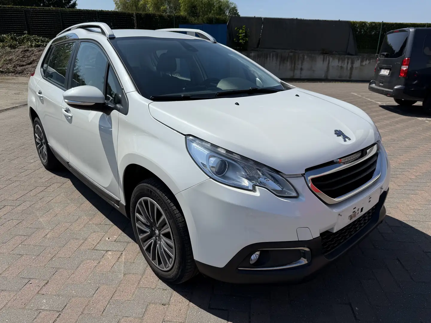 Peugeot 2008 1.6 Benzine 109000KM met Airco/Gps en garantie - 1