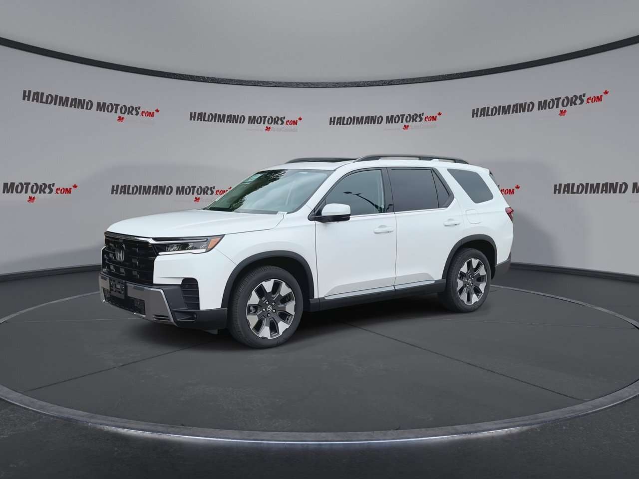 2026 Honda Pilot Touring AWD | One Owner | No Accidents | Vent. Fro — photo 1