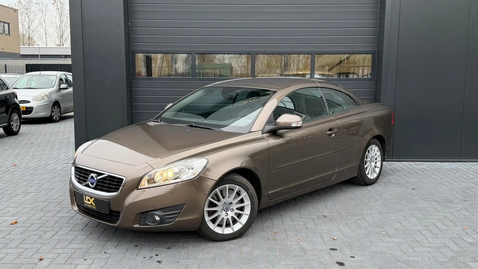 Volvo C70 Convertible 2.0 D3 Kinetic Kahverengi - 1