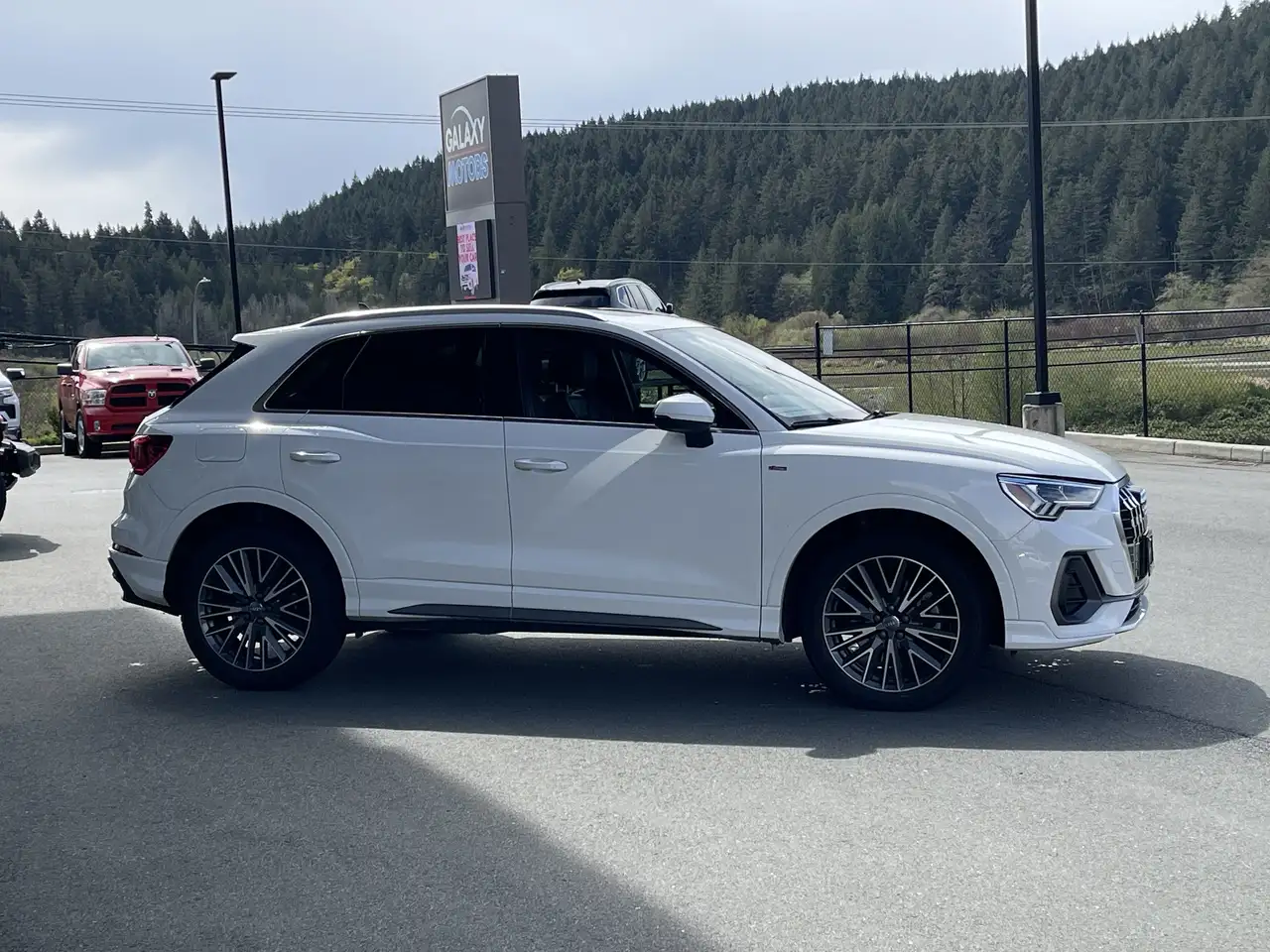 Audi Q3 снимка Audi Q3