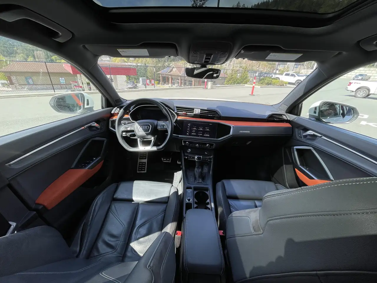 Audi Q3 снимка Audi Q3