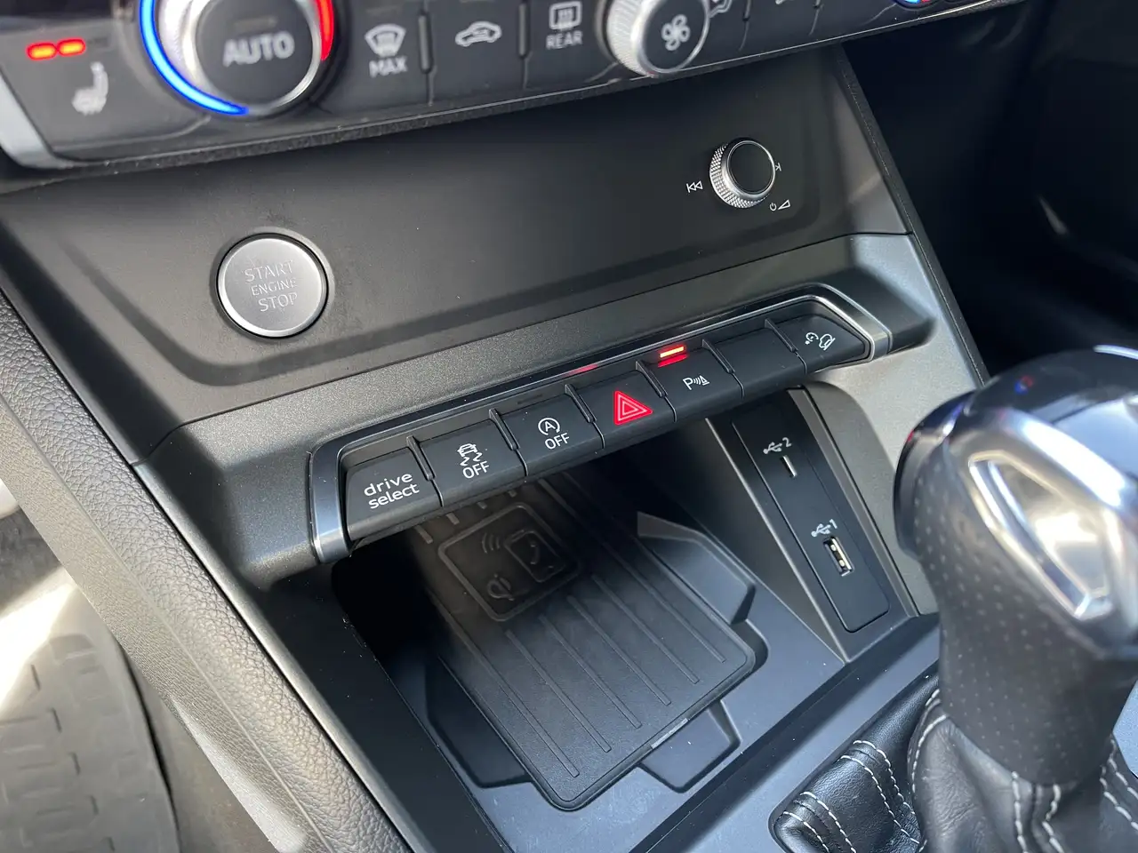 Audi Q3 снимка Audi Q3