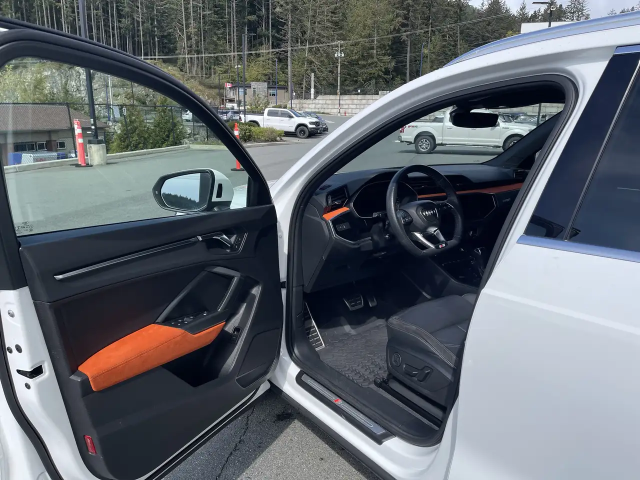 Audi Q3 снимка Audi Q3