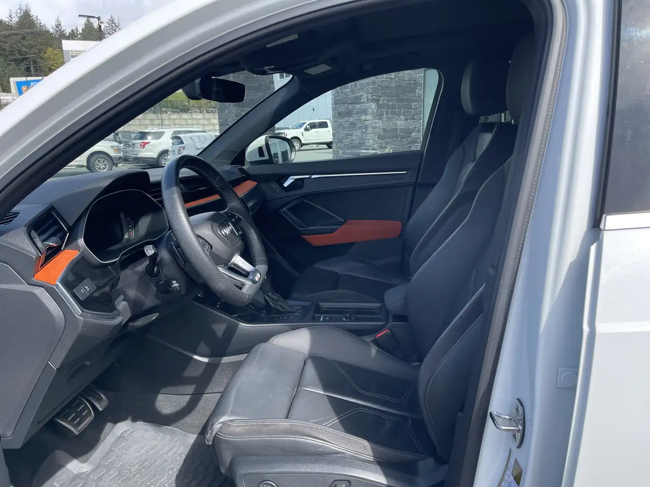 Audi Q3 снимка Audi Q3