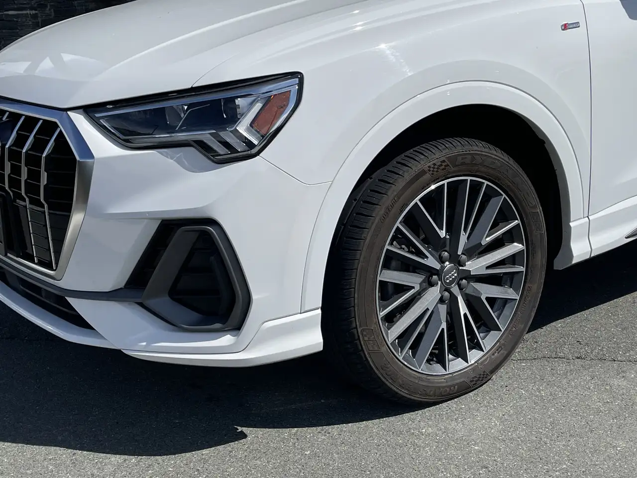 Audi Q3 снимка Audi Q3