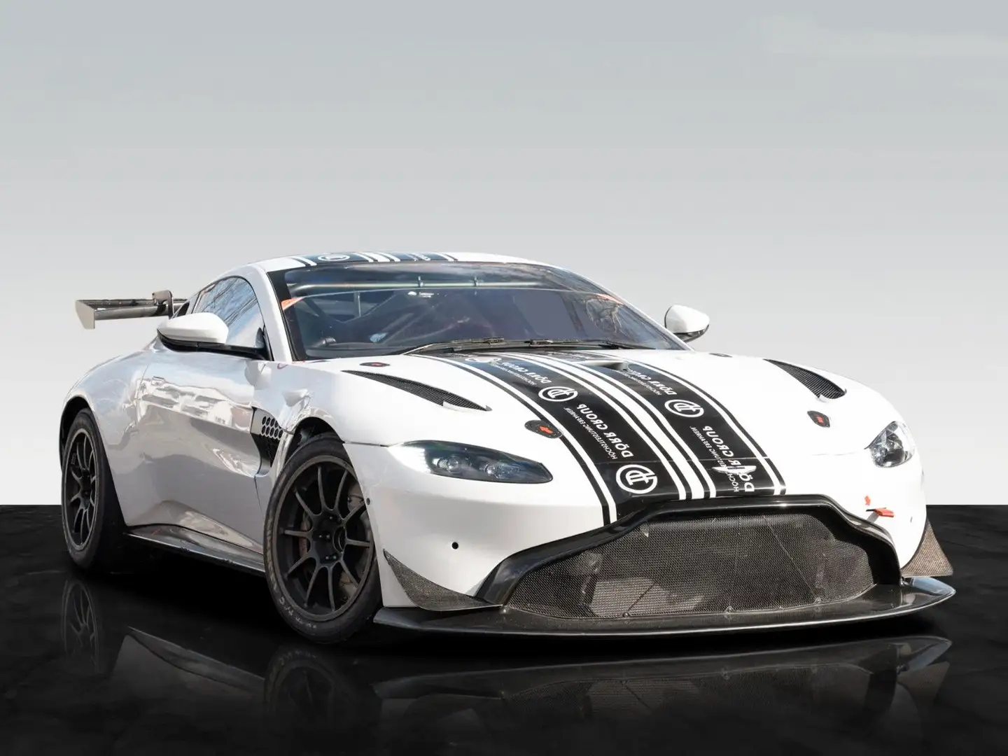 Aston Martin V8 Vantage GT4 AMR Rennwagen bijela - 2