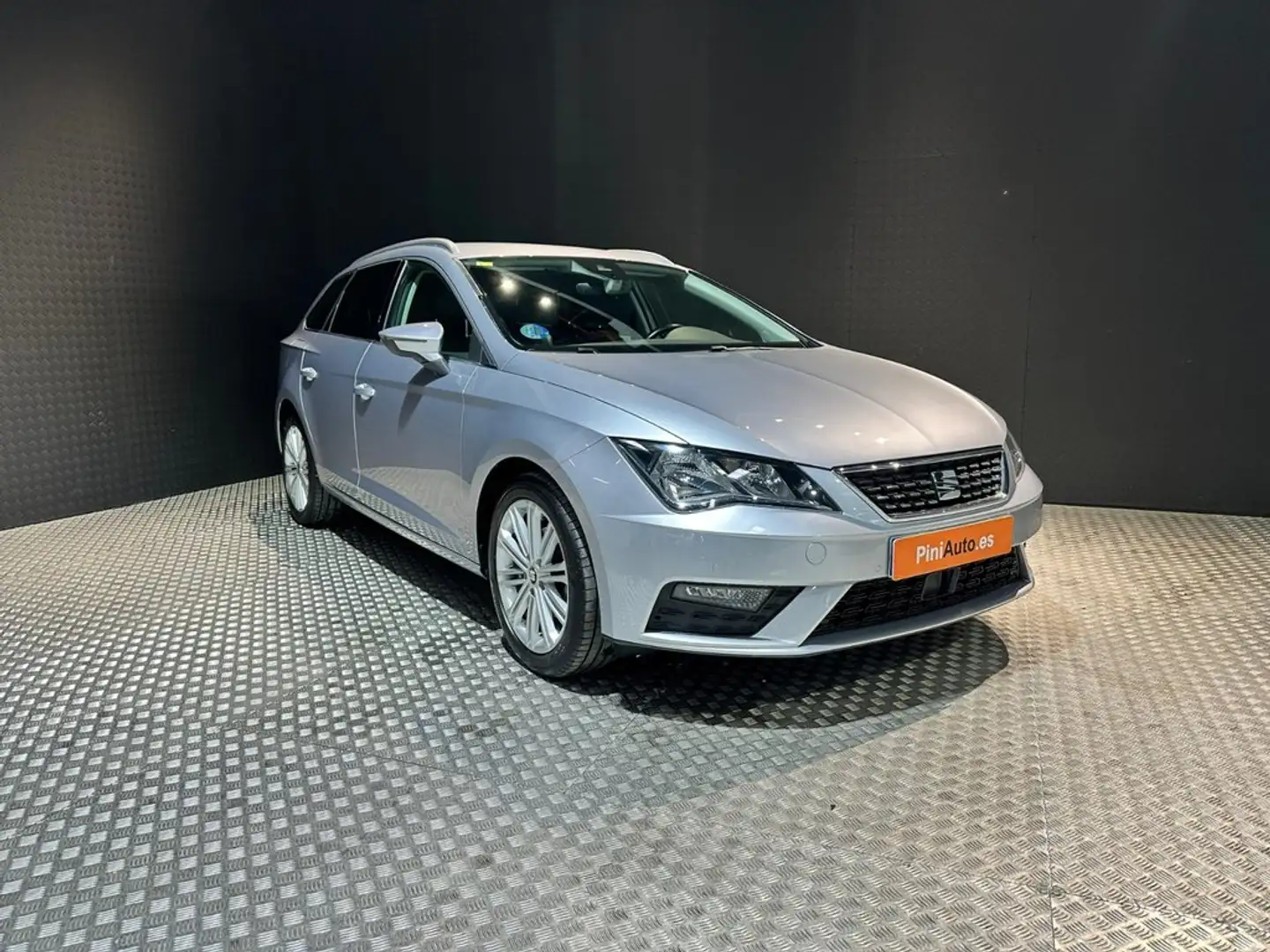 SEAT Leon ST 1.5 TGI 96kW S&S Xcellence Gris - 2