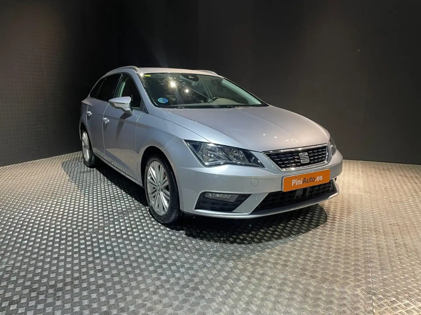 SEAT Leon ST 1.5 TGI 96kW S&S Xcellence Grigio - 2