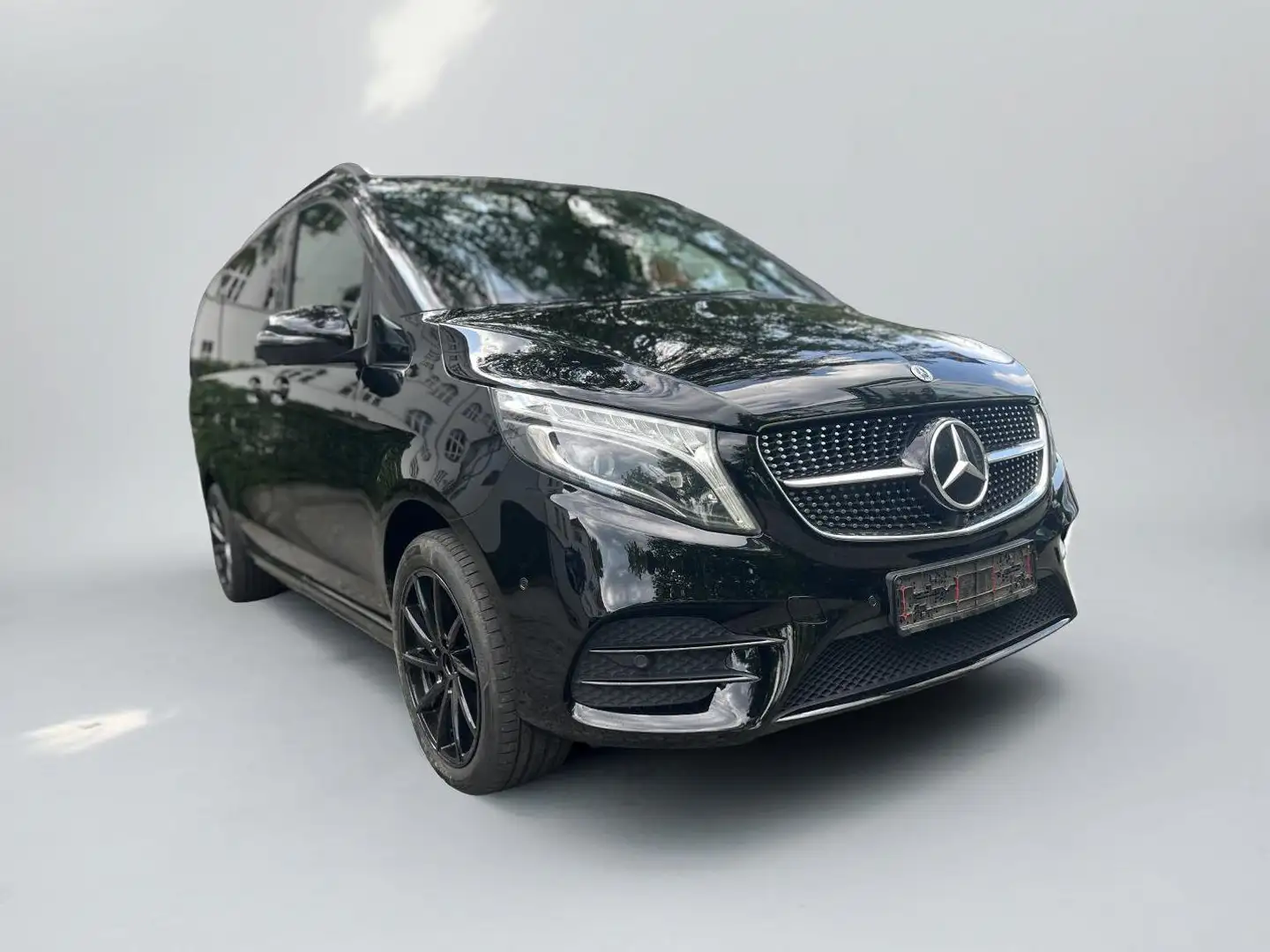 Mercedes-Benz V 300 d lang 4Matic 9G AvanEd AMG*DISTRO*AIR*AHK*360° Schwarz - 1