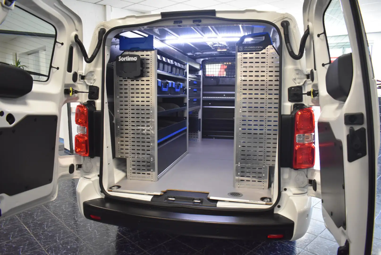 Opel Vivaro 2,0 CDTi Elegance L3 3-Sitze Aut. PDC Weiß - 1