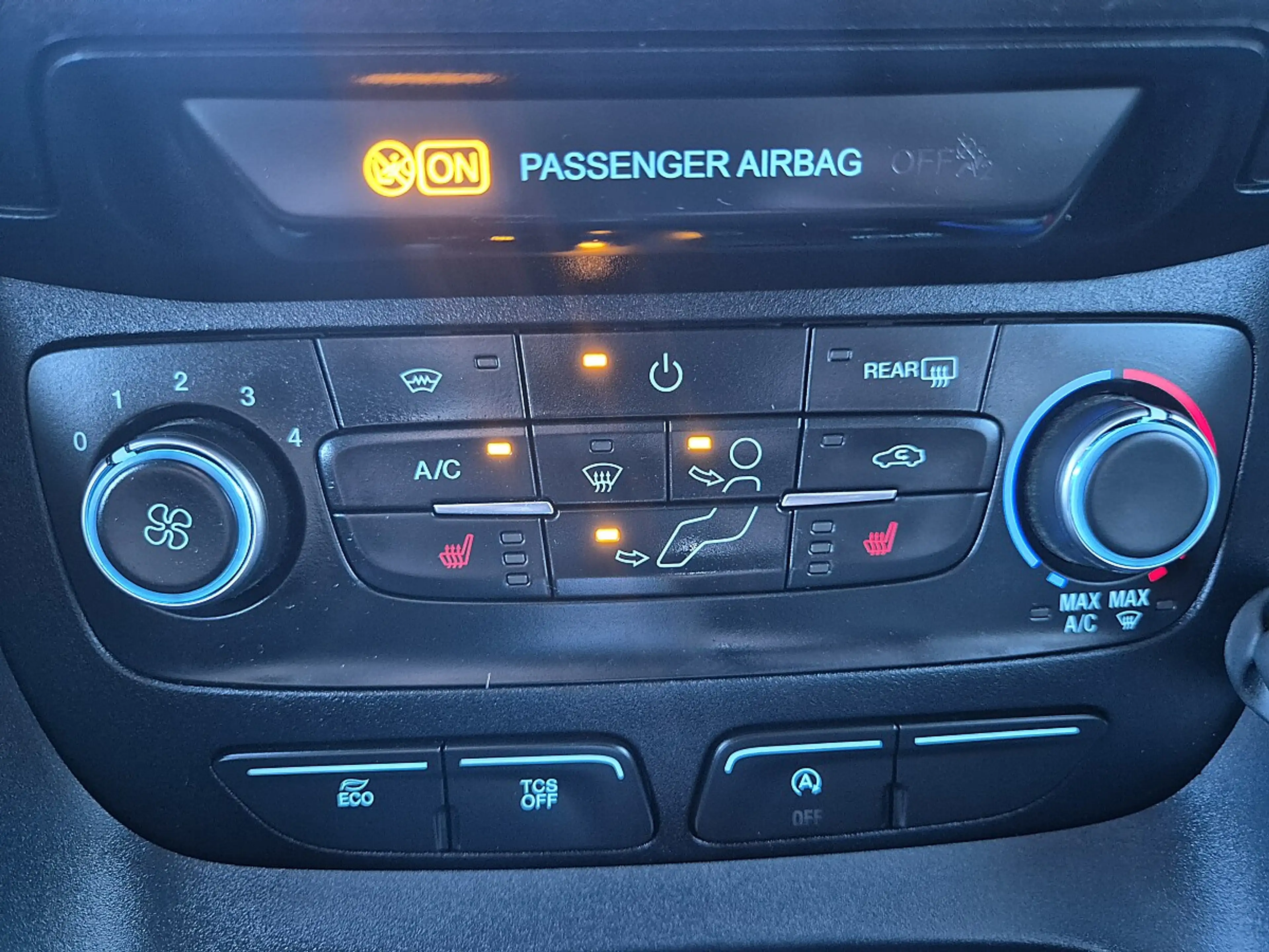 Ford Grand Tourneo Connect Trend 1,5 EcoBlue L2 — photo 12