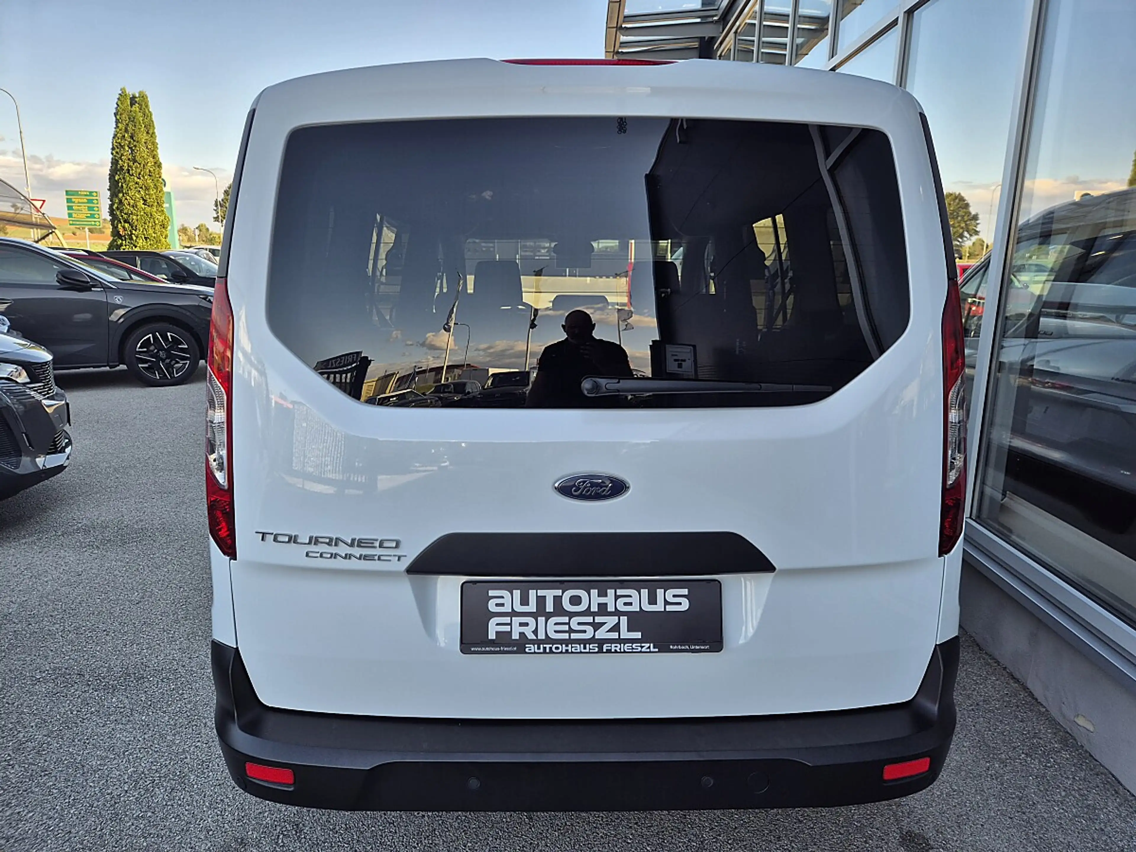 Ford Grand Tourneo Connect Trend 1,5 EcoBlue L2 — photo 5