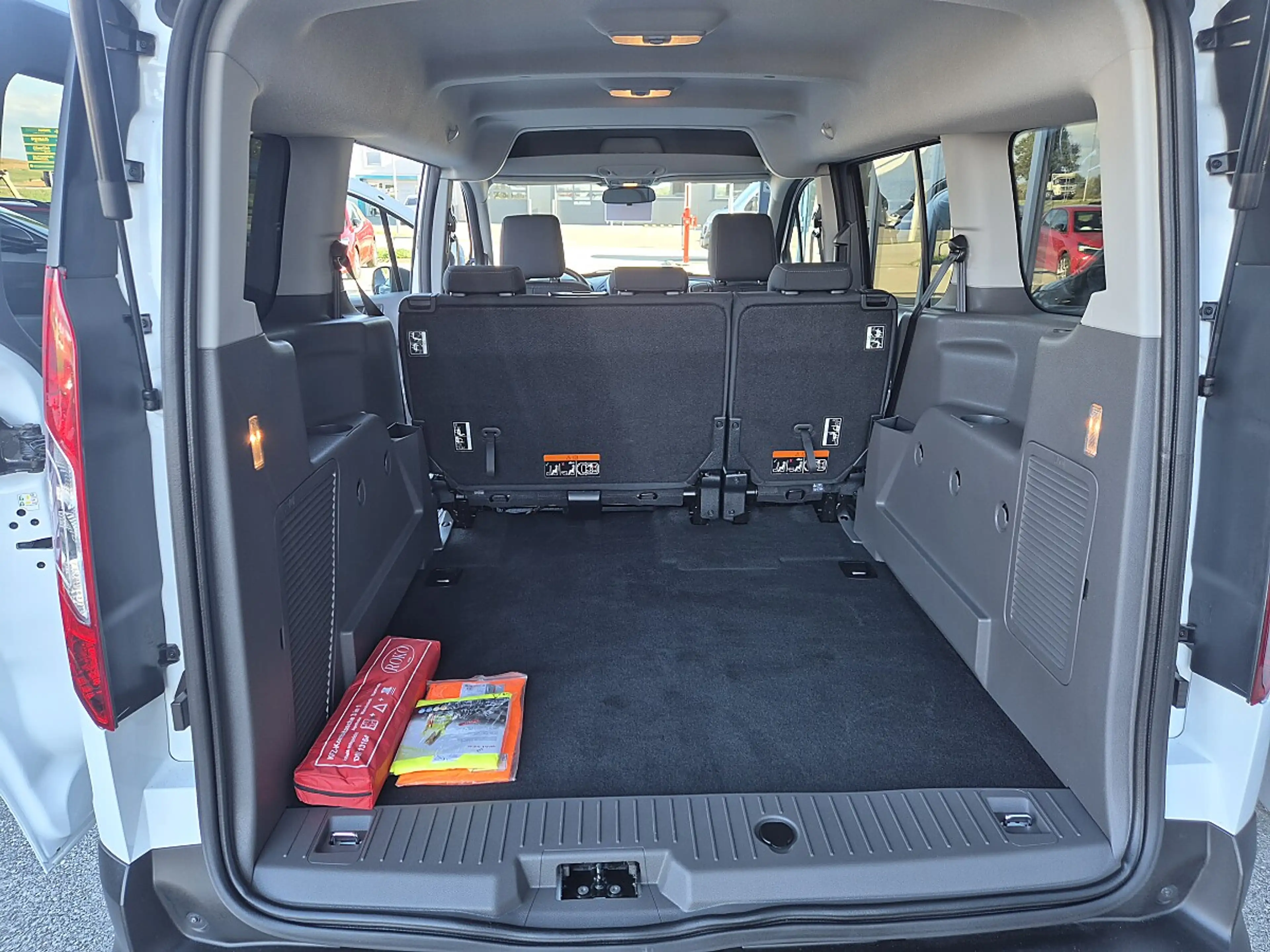 Ford Grand Tourneo Connect Trend 1,5 EcoBlue L2 — photo 15