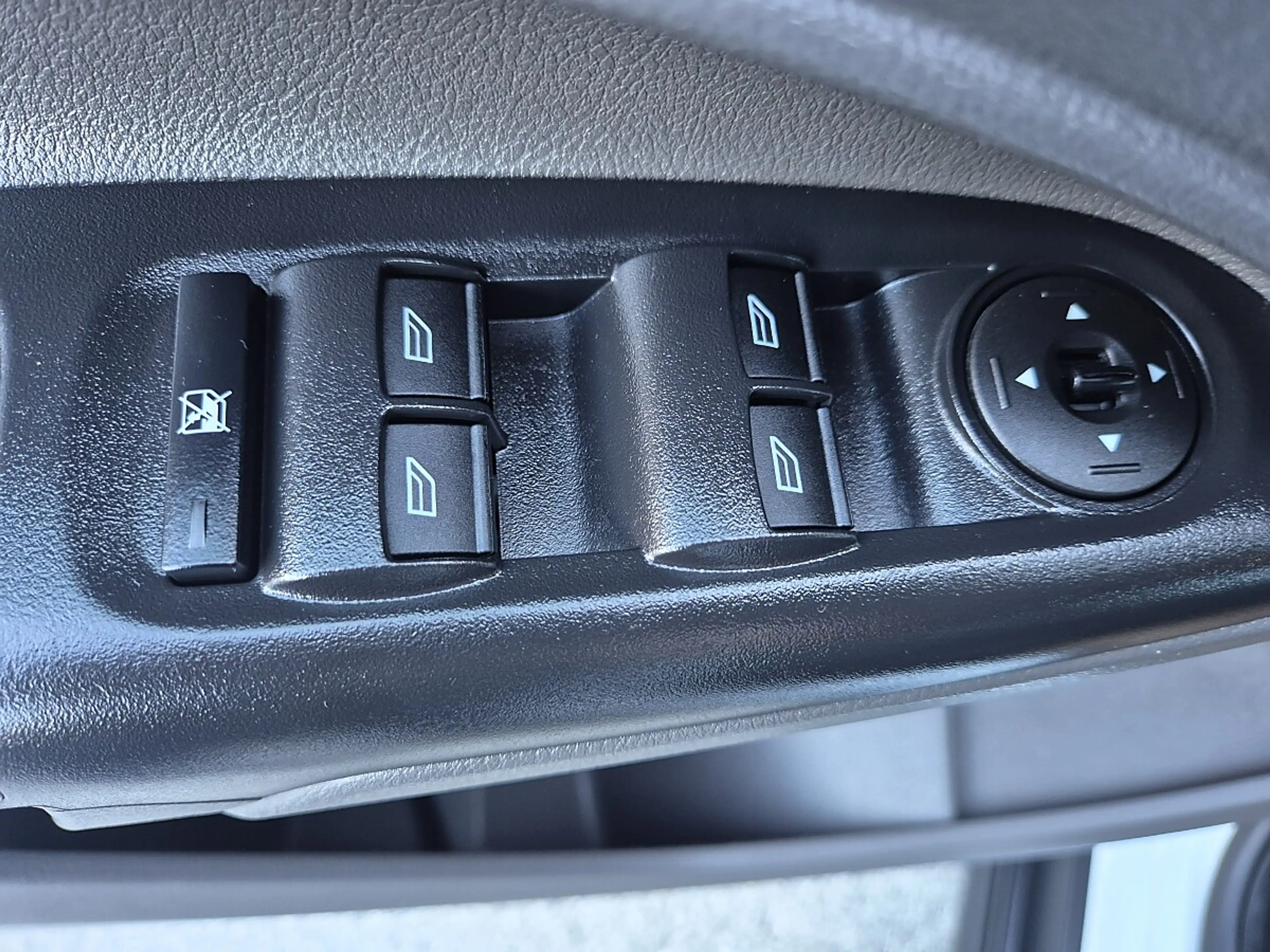 Ford Grand Tourneo Connect Trend 1,5 EcoBlue L2 — photo 11