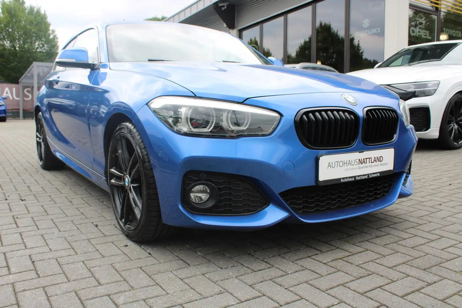 BMW 120 i Lim. 3-trg. Edition M Sport Shadow Leder LED Azul - 2
