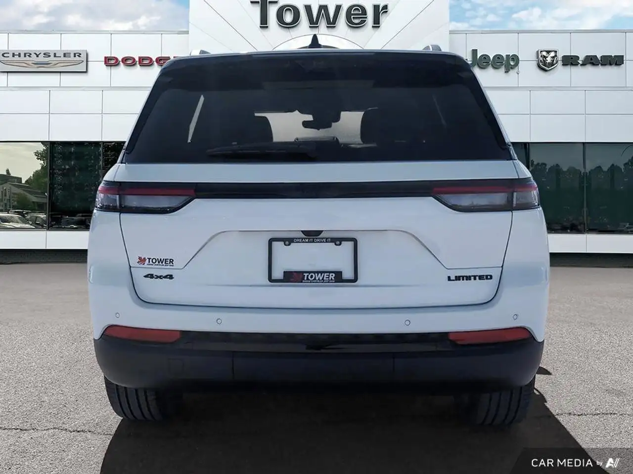 Jeep Grand Cherokee снимка Jeep Grand Cherokee