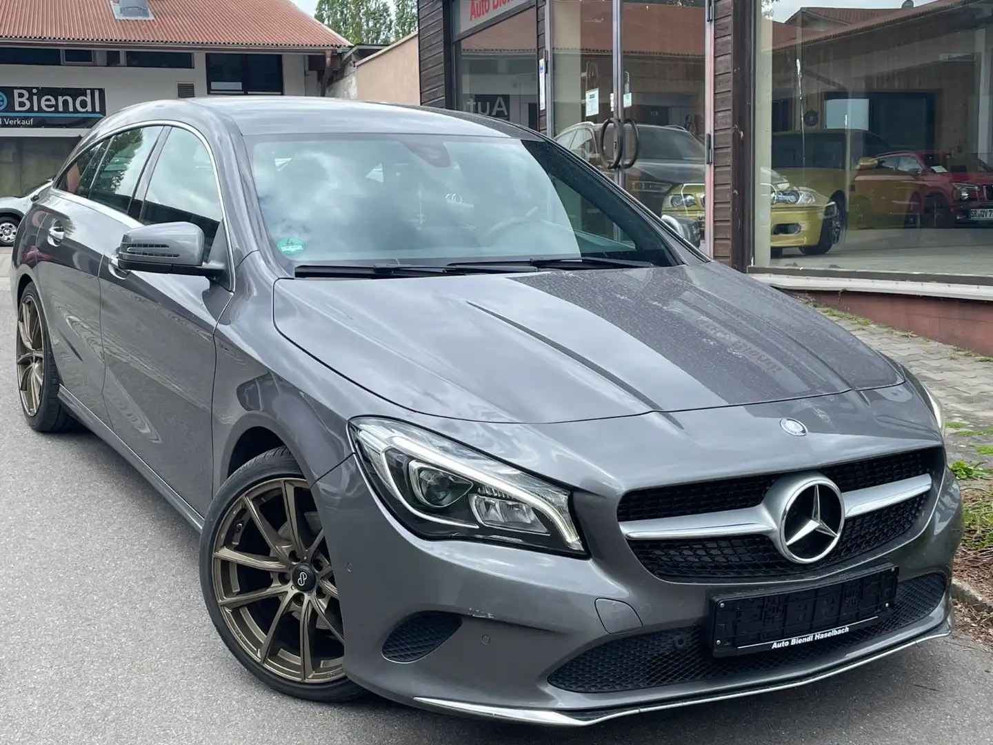 Mercedes-Benz CLA 200 CLA -Klasse Shooting Brake CLA 200 Grijs - 1