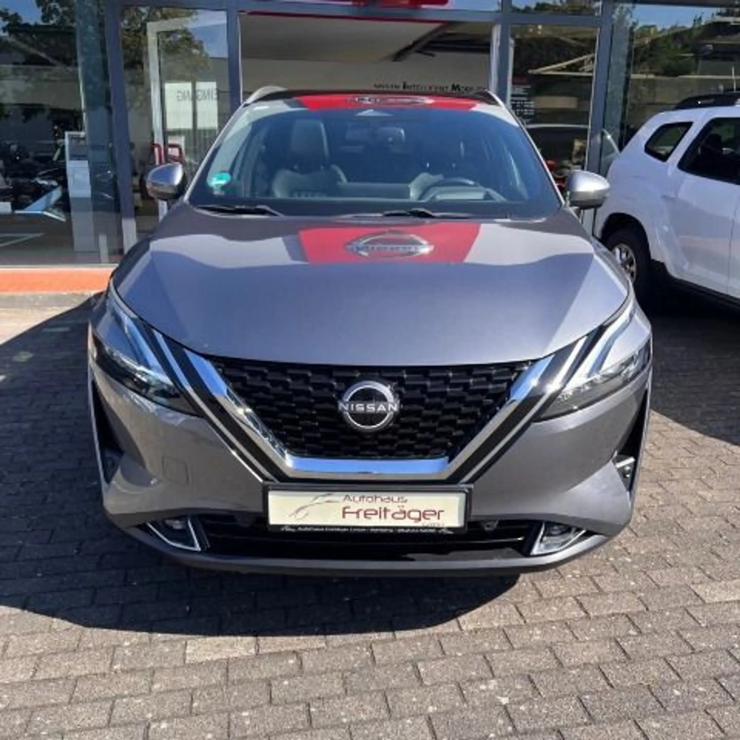 Nissan Qashqai 1.3 DIG-T Tekna+ 4x4 — photo 2