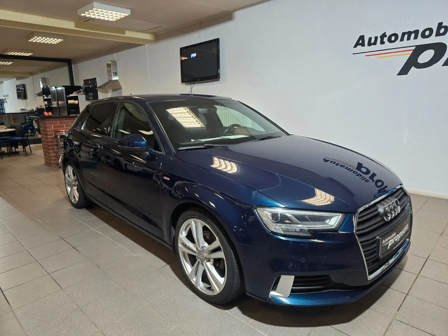 Audi A3 Sportback TFSI S line plus NAVI LED Blau - 1