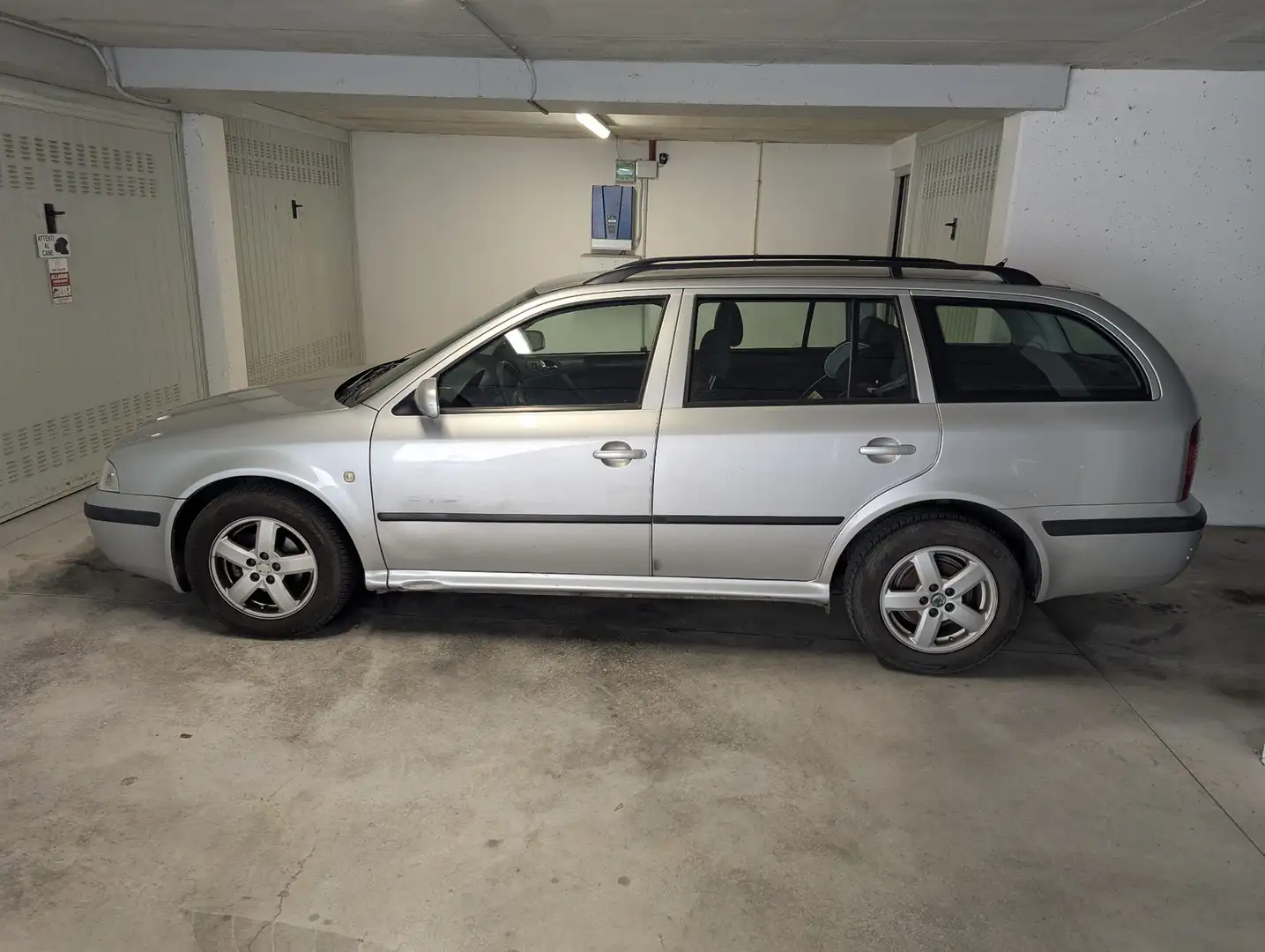 Skoda Octavia Wagon 1.6 GLX - 2