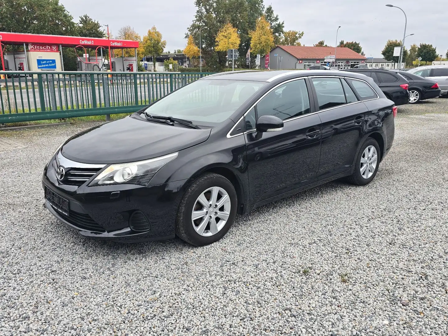 Toyota Avensis Kombi  TÜV NEU Noir - 1