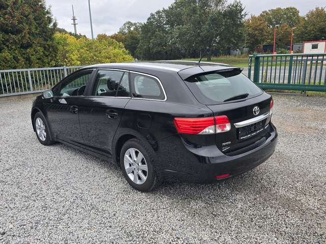 Toyota Avensis Kombi  TÜV NEU