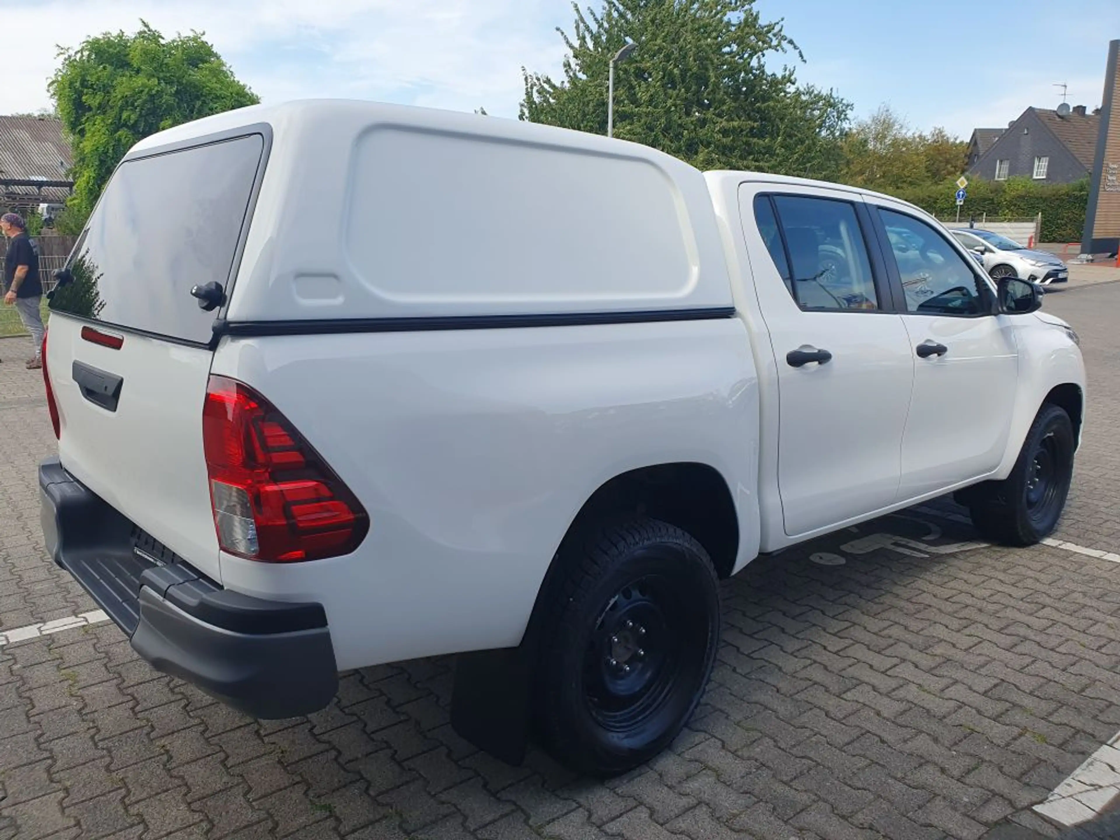Toyota Hilux 4x4 Double Cab Duty — photo 5