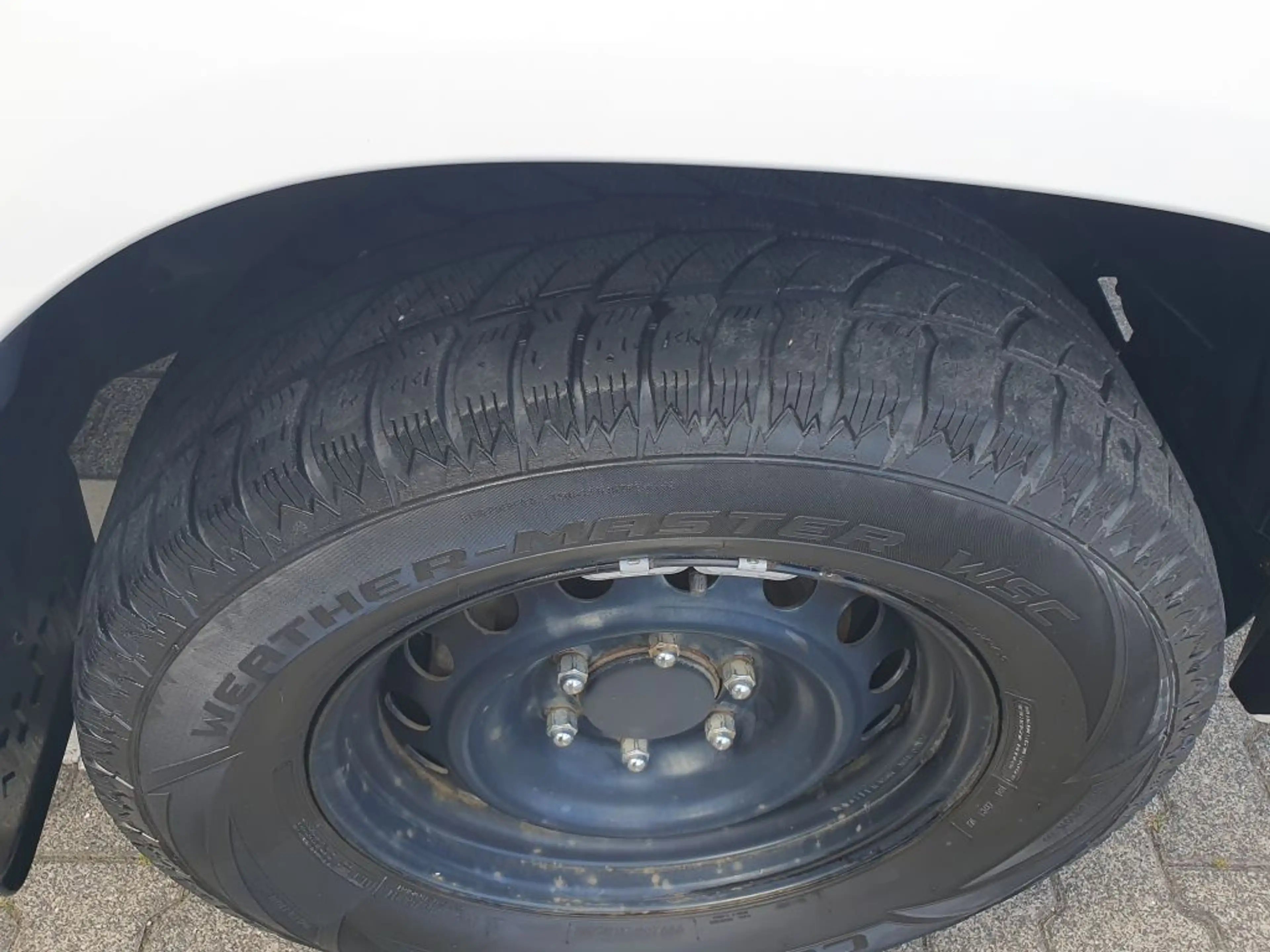 Toyota Hilux 4x4 Double Cab Duty — photo 15