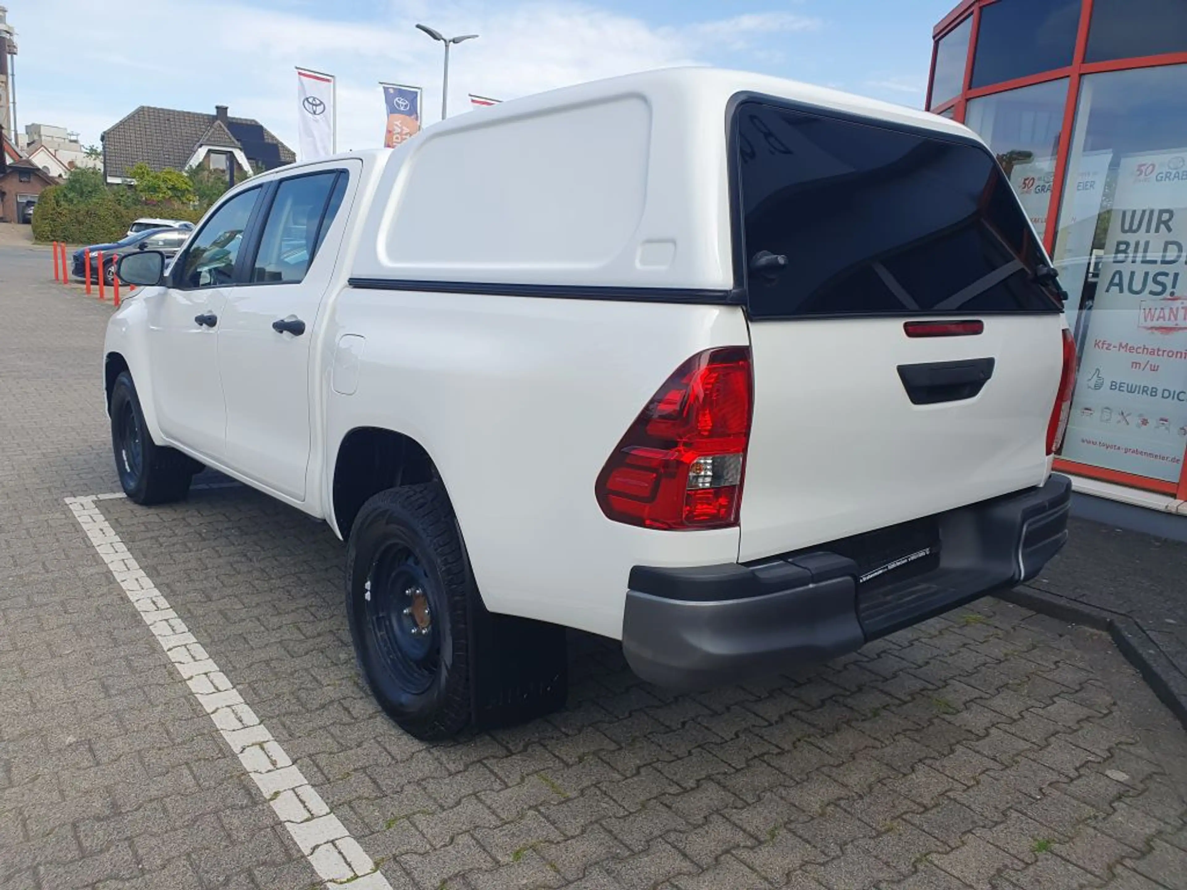Toyota Hilux 4x4 Double Cab Duty — photo 6