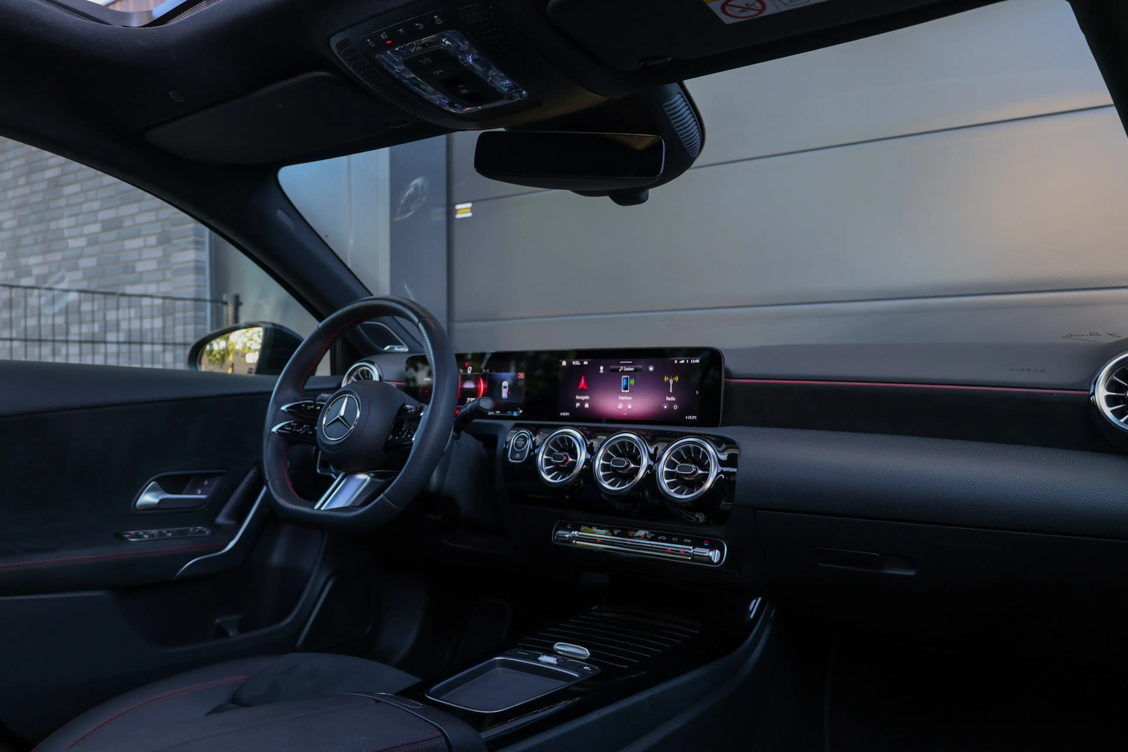 Mercedes-Benz A 180 AMG Line | FACELIFT | DEALER.OND | PANO | CARPLAY — photo 21
