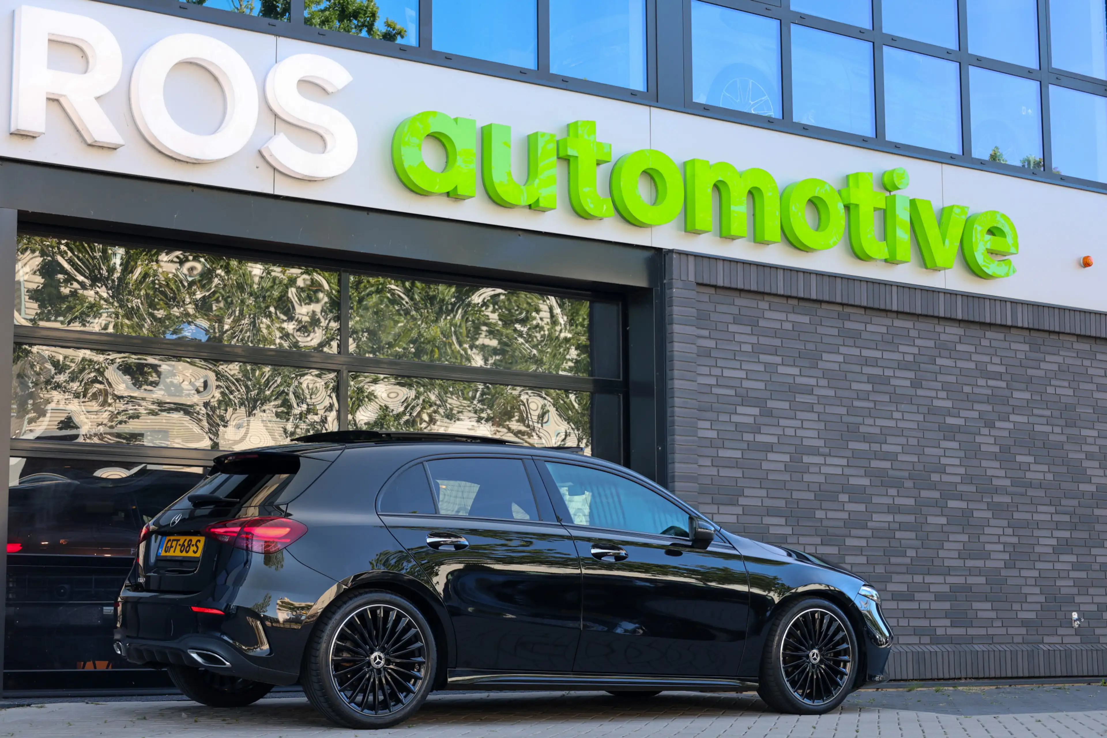 Mercedes-Benz A 180 AMG Line | FACELIFT | DEALER.OND | PANO | CARPLAY — photo 2