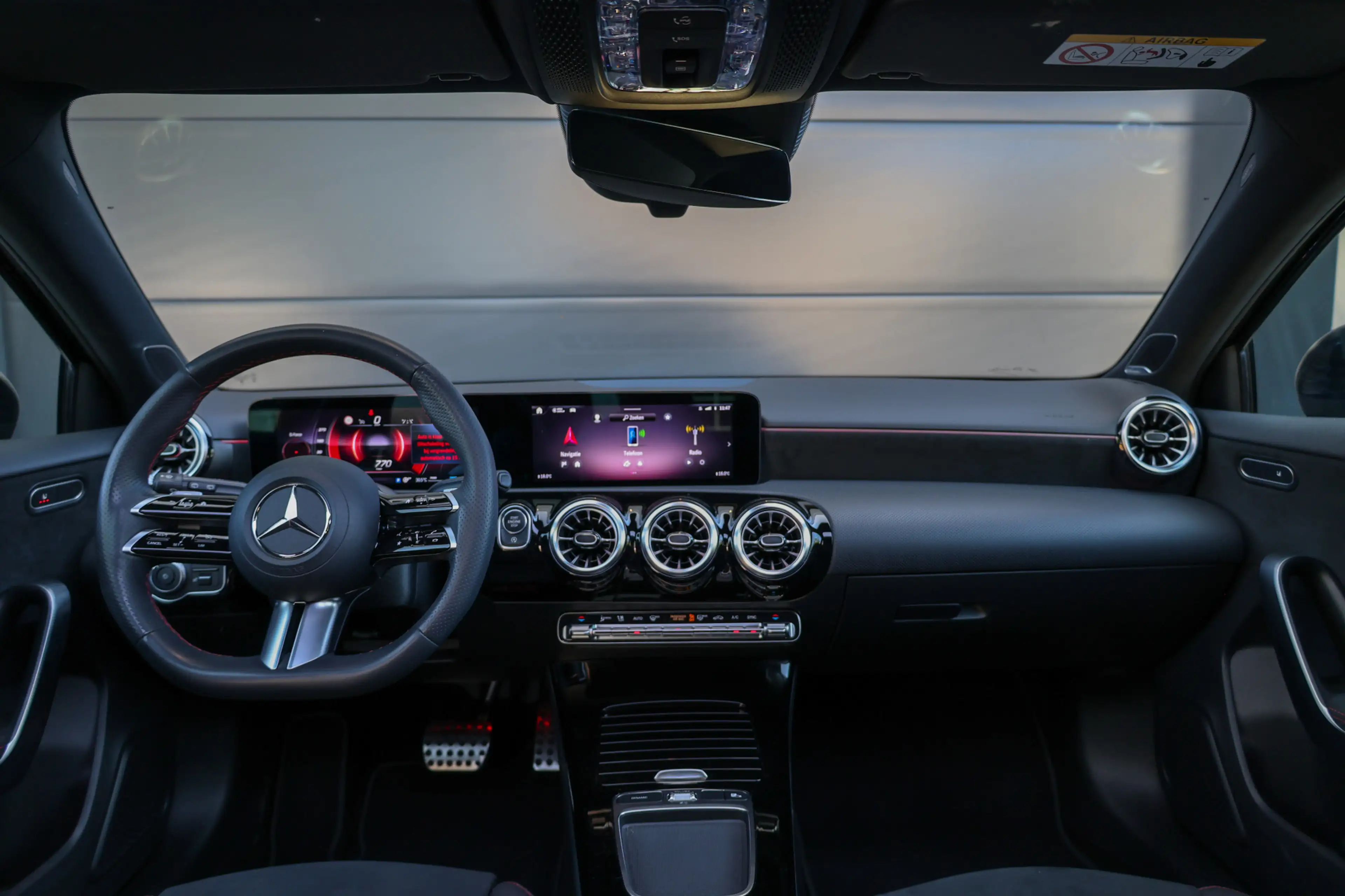 Mercedes-Benz A 180 AMG Line | FACELIFT | DEALER.OND | PANO | CARPLAY — photo 16