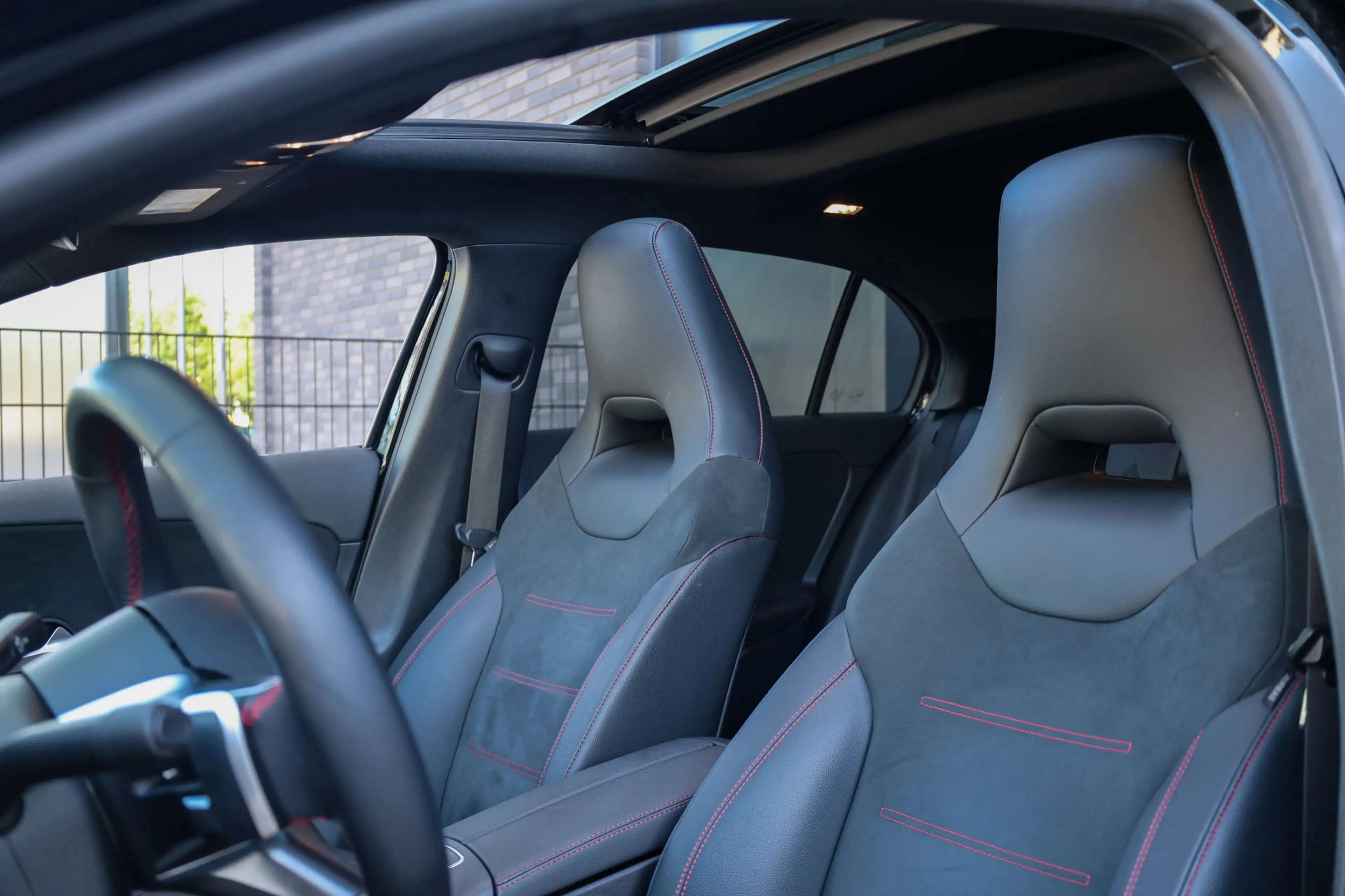 Mercedes-Benz A 180 AMG Line | FACELIFT | DEALER.OND | PANO | CARPLAY — photo 24