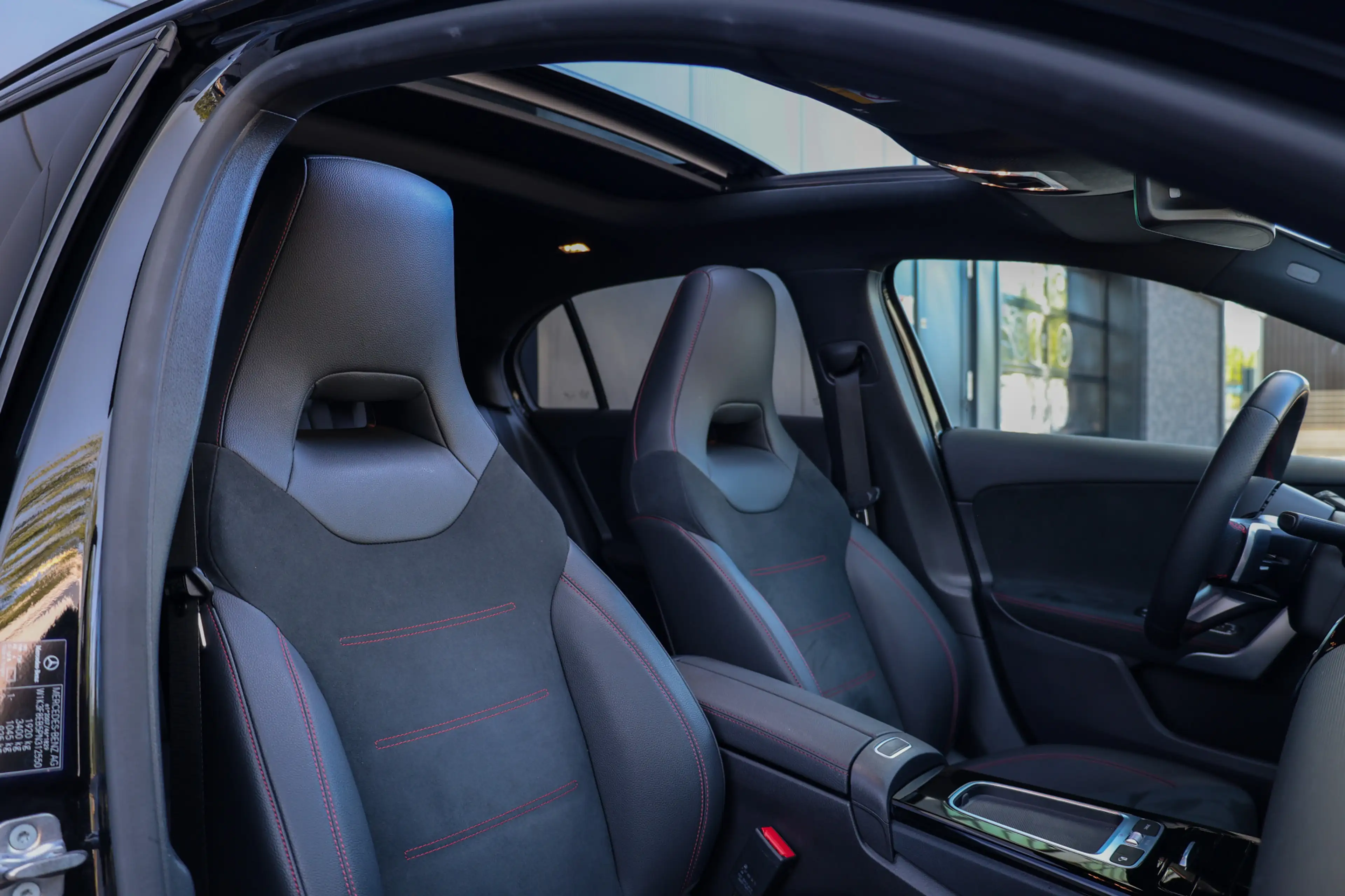 Mercedes-Benz A 180 AMG Line | FACELIFT | DEALER.OND | PANO | CARPLAY — photo 5