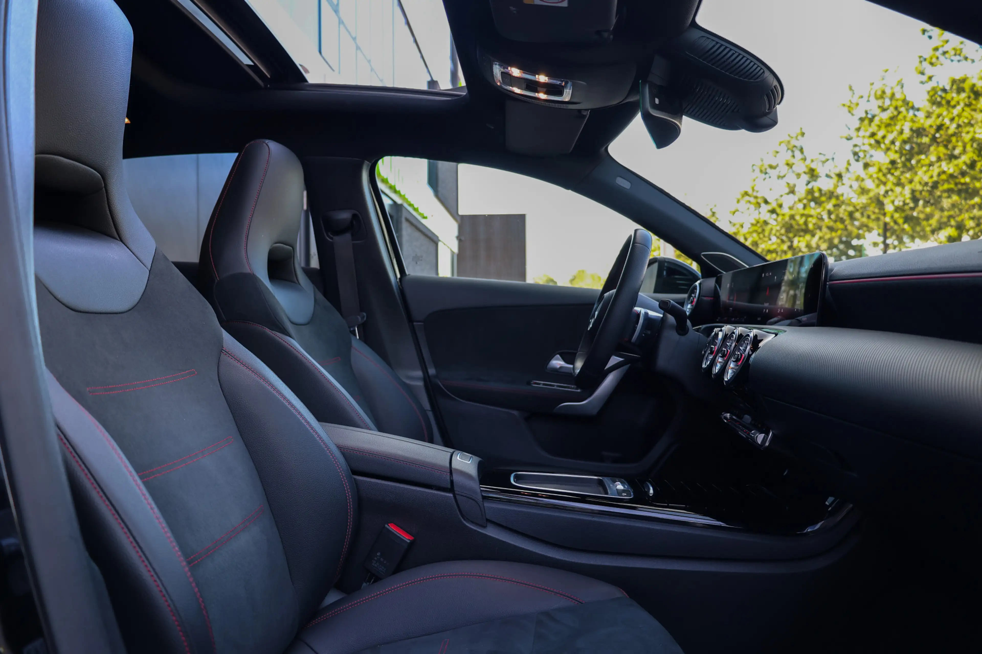 Mercedes-Benz A 180 AMG Line | FACELIFT | DEALER.OND | PANO | CARPLAY — photo 19