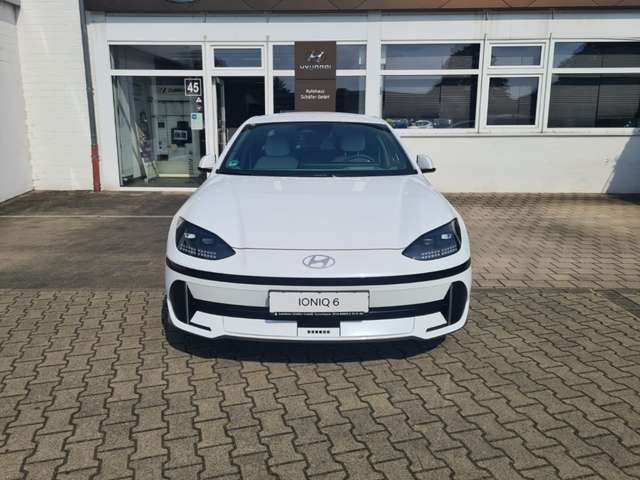 Hyundai IONIQ 6 Heck 77,4kWh Batt. UNIQ-P 20''-Alu HUD Navi digita