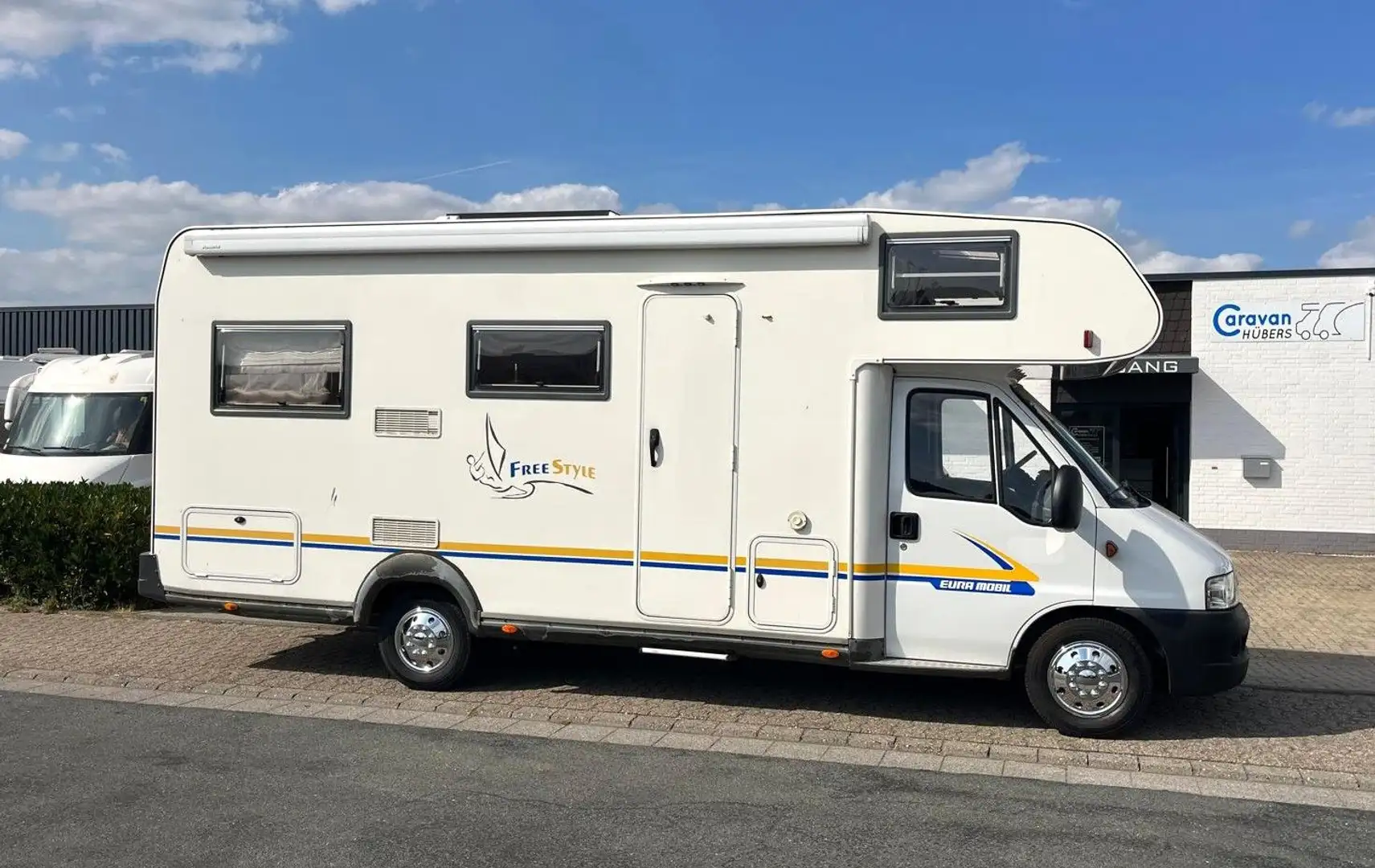 Euramobil Sport A 665HS - Rundsitzgruppe - Sat/TV - Solar Weiß - 2